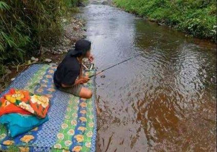 Foto orang mancing 7